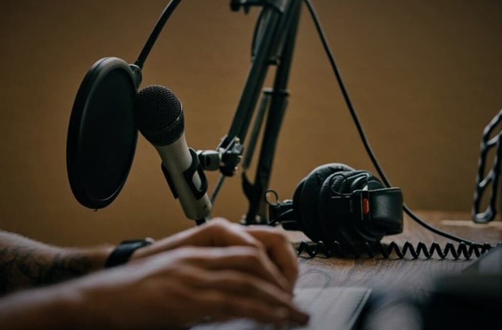 Argentores lanzó un certamen para guión de podcast de ficción