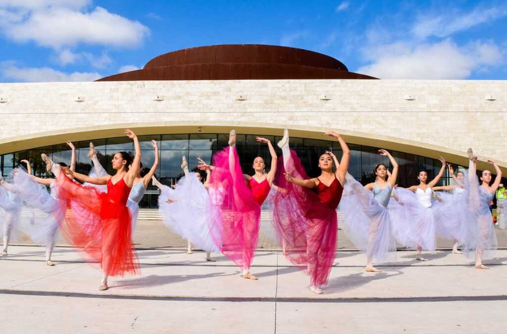 El TB convoca a bailarines para «Danza en el Hall»