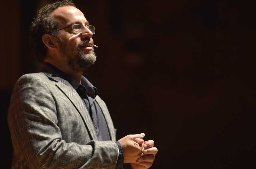 “La adicción a la tecnología es un virus que nos carcome la vida”